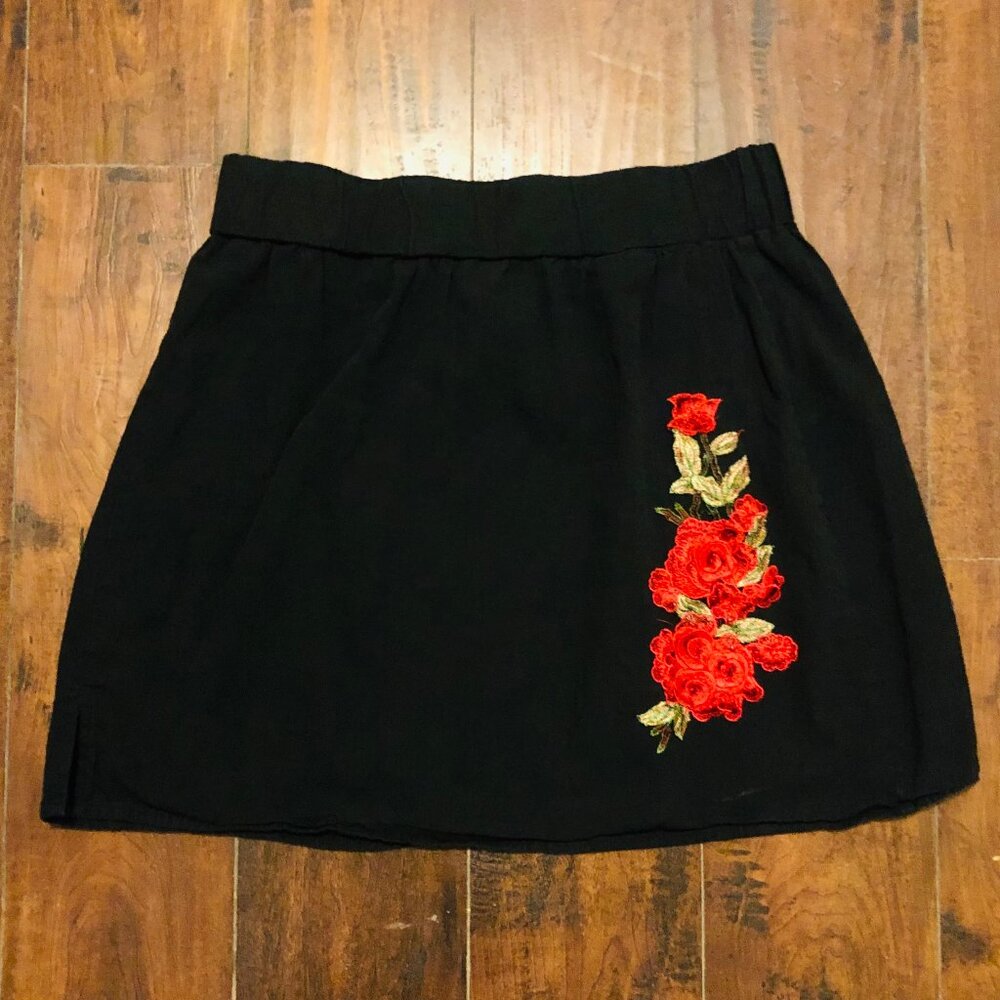 MEXCIAN ROSE EMBROIDERED SKIRT